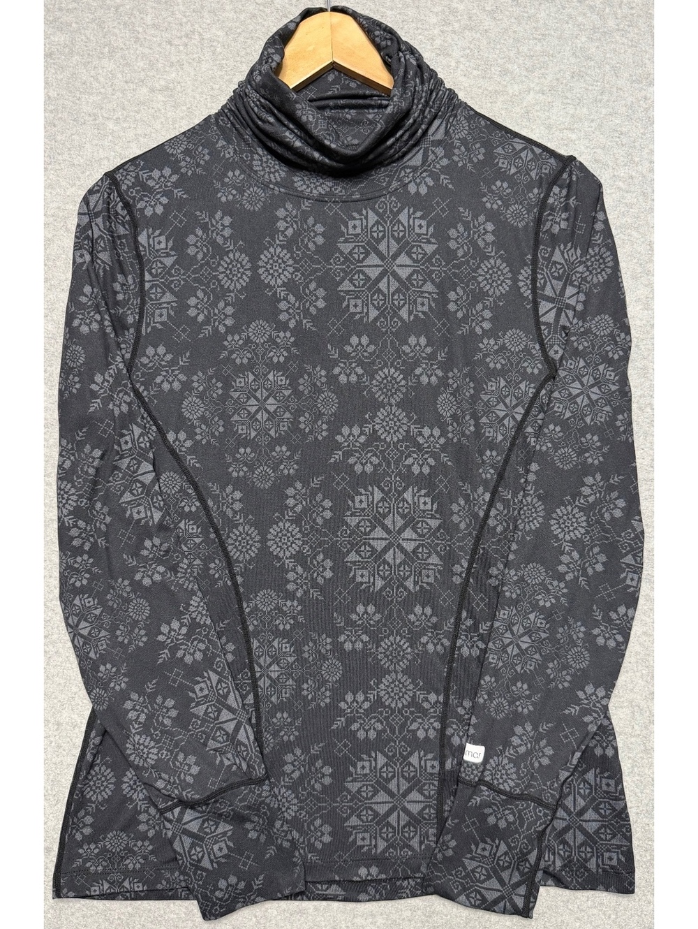 Terramar Snowflake Cowl Neck Base Layer Top Women’s Large Gray Thumbholes